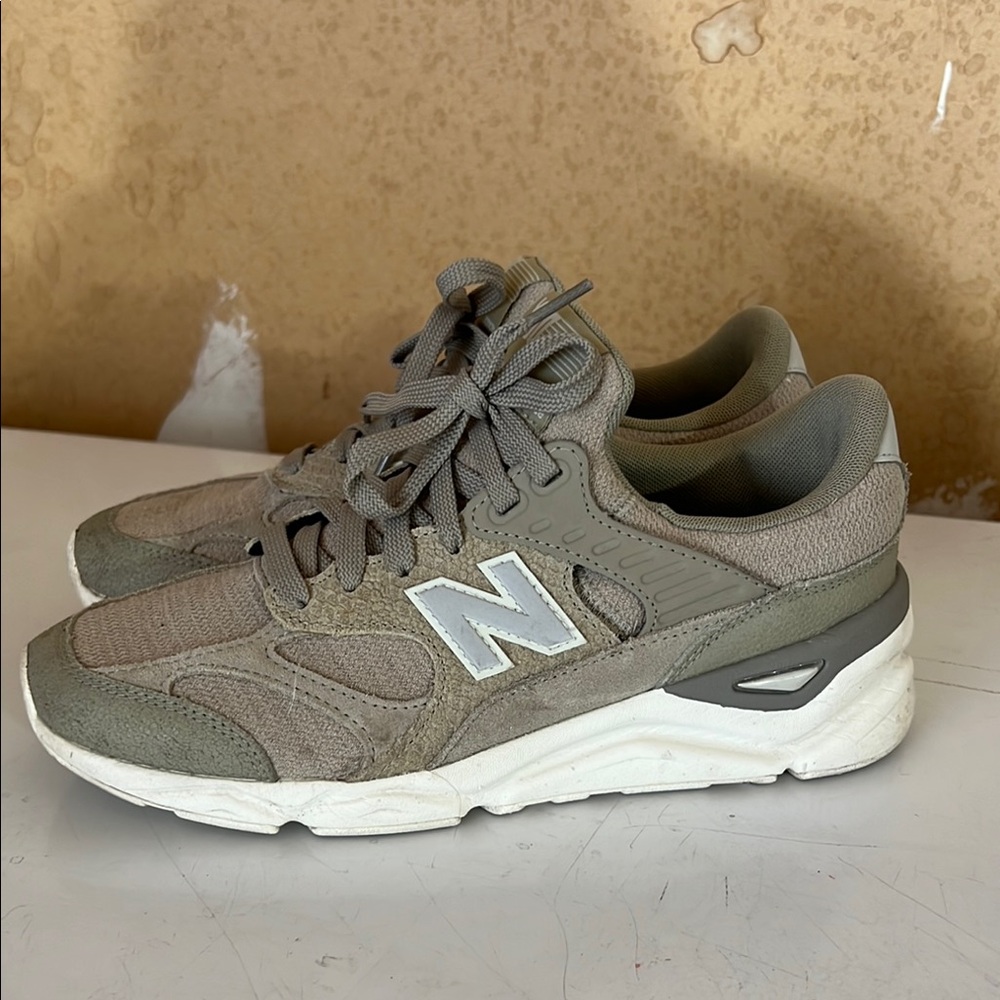 New Balance X-90 Women’s Gray Sneakers